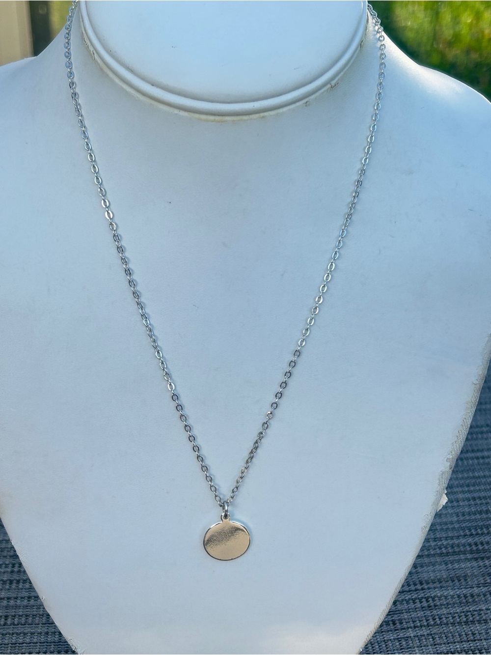 Dainty Silver Tone Round Disc Pendant Necklace 18” Adjustable